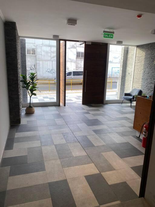 Moderno Departamento Con Vista Al Puerto - Centrico En Apartamento