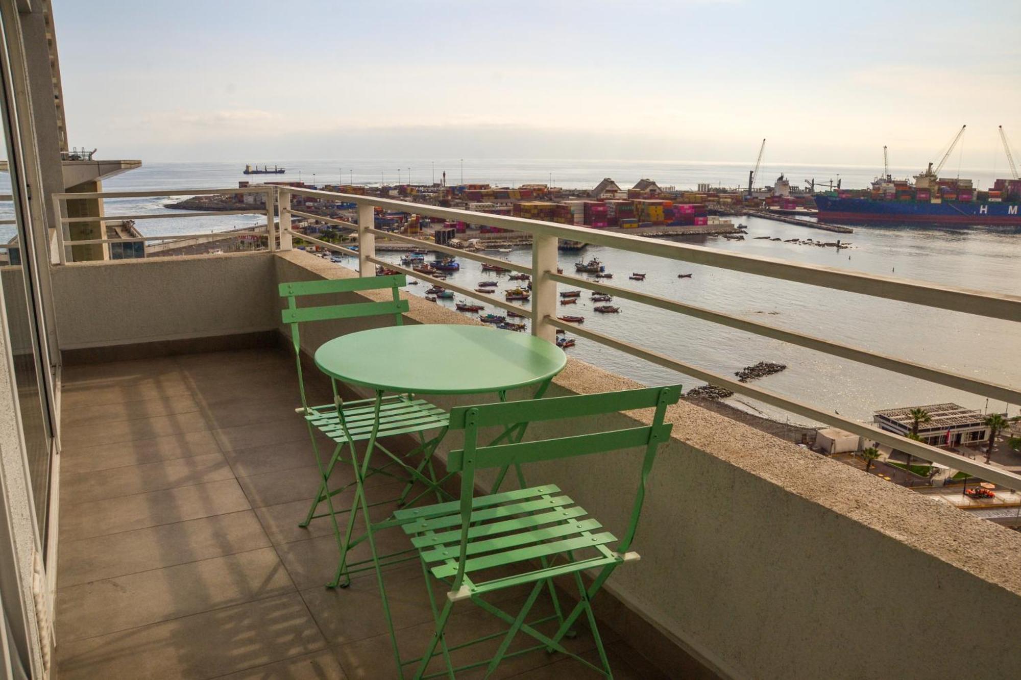 Moderno Departamento Con Vista Al Puerto - Centrico En Apartamento